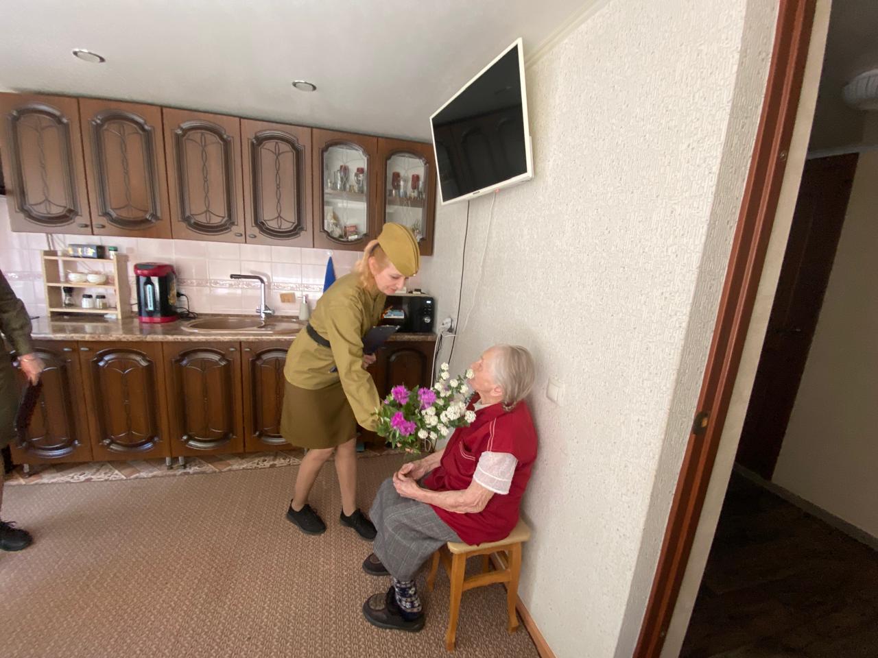 Акция-поздравление "И всё о той весне"